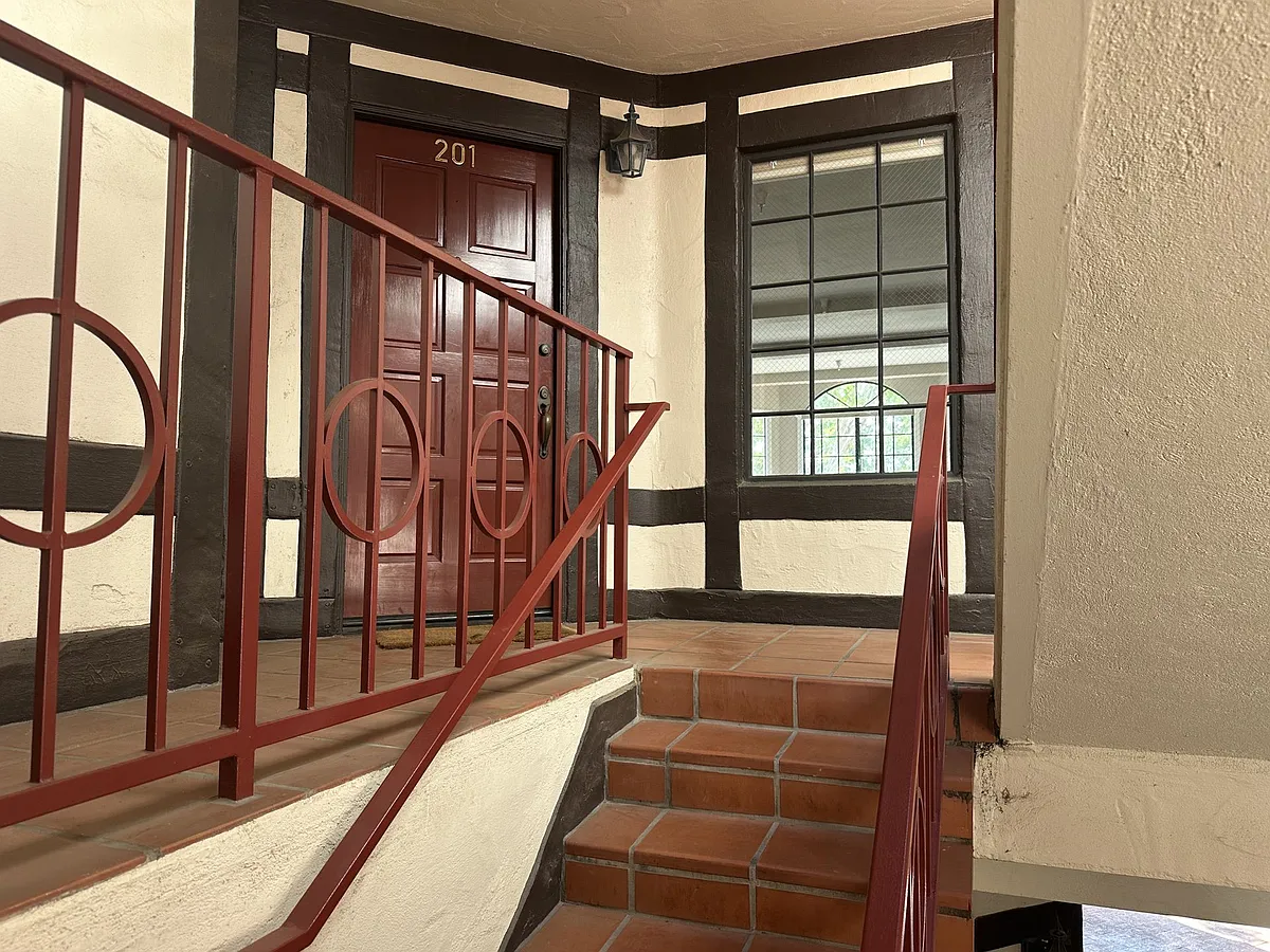 Building Photo - 1641 Mission Dr #201