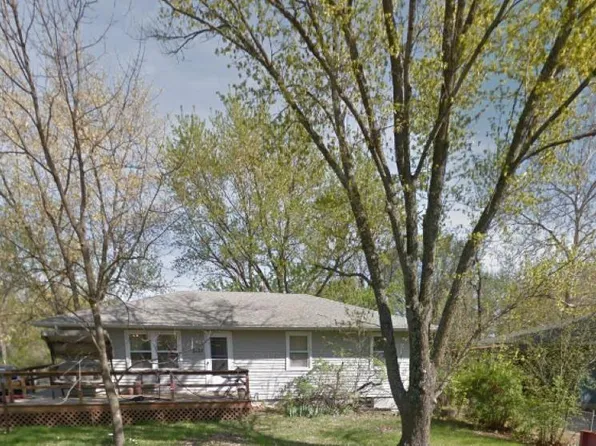 2724 Rawhide Ln, Lawrence, KS 66046