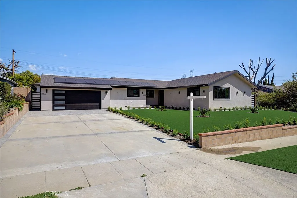 3 bed, 2.5 bath, 2000 sqft, $5,999 — Photo 2