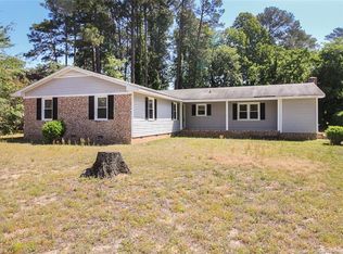 5416 Thompson Cir, Hope Mills, NC 28348