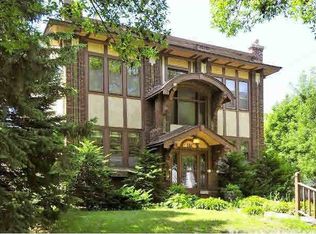 586 Ashland Ave, Saint Paul, MN 55102