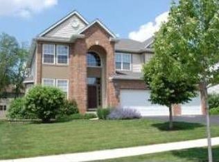 250 Churchill Ct, Lombard, IL 60148