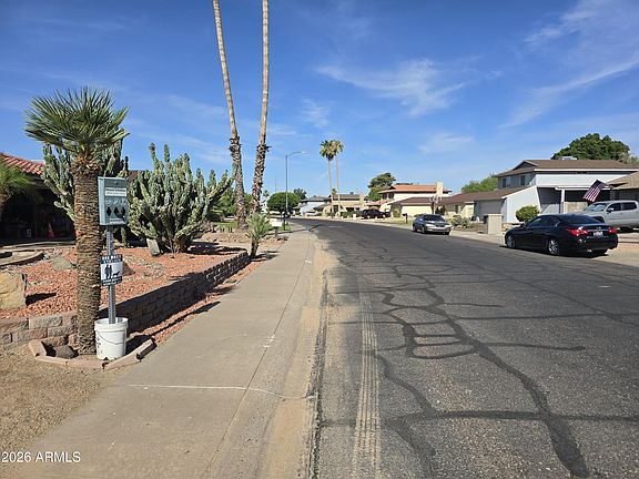4th image of 2431 W Crocus Drive