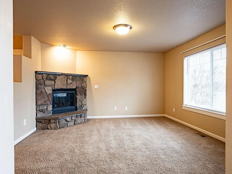 20487 Brentwood Ave — Photo 5