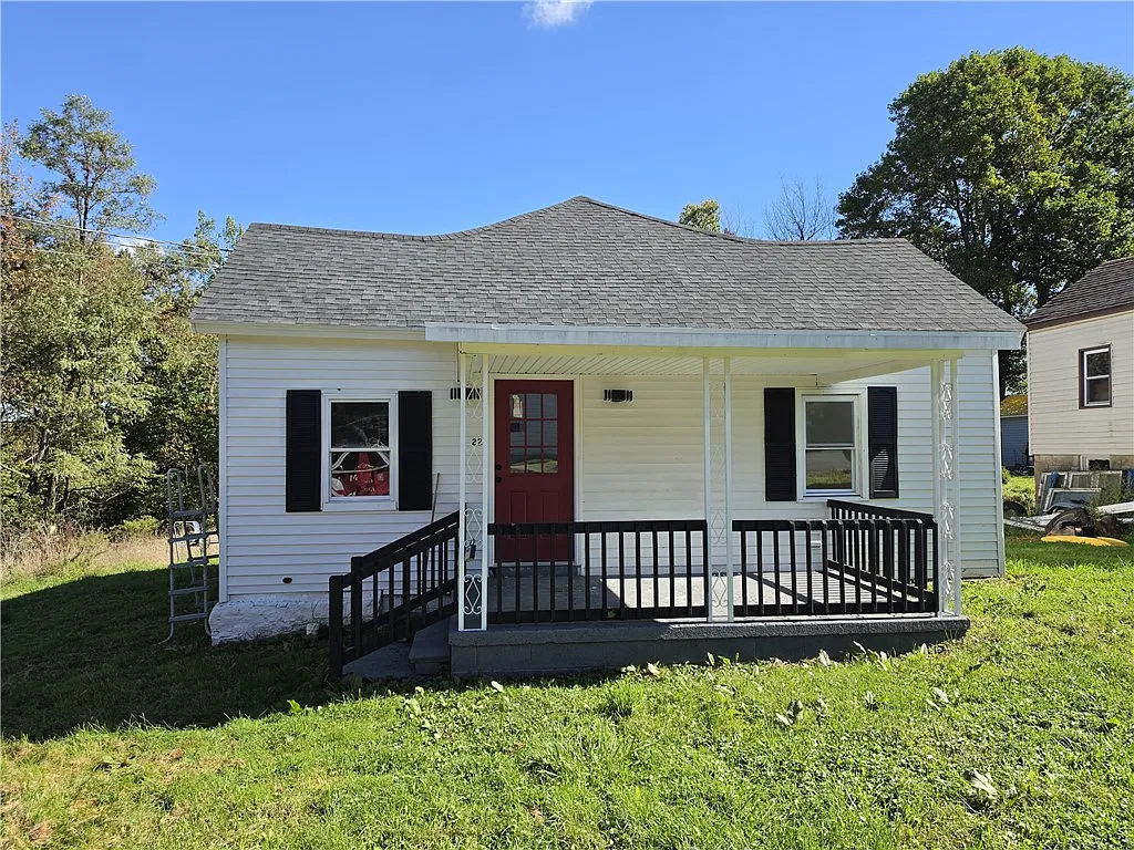 2 bed, $950 — Photo 1