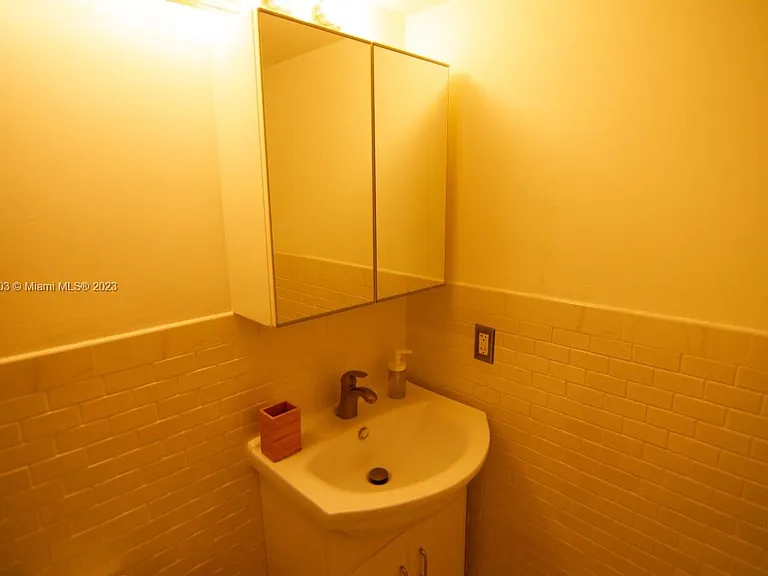 753 Michigan Ave #2C — Photo 2