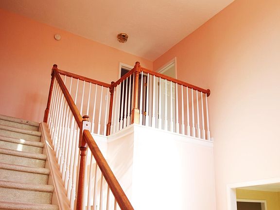 3rd image of 725 Wyndham Hills Dr