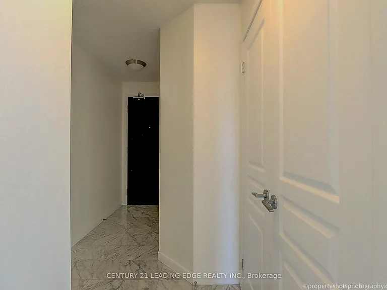 18 Yonge St #1305 — Photo 16