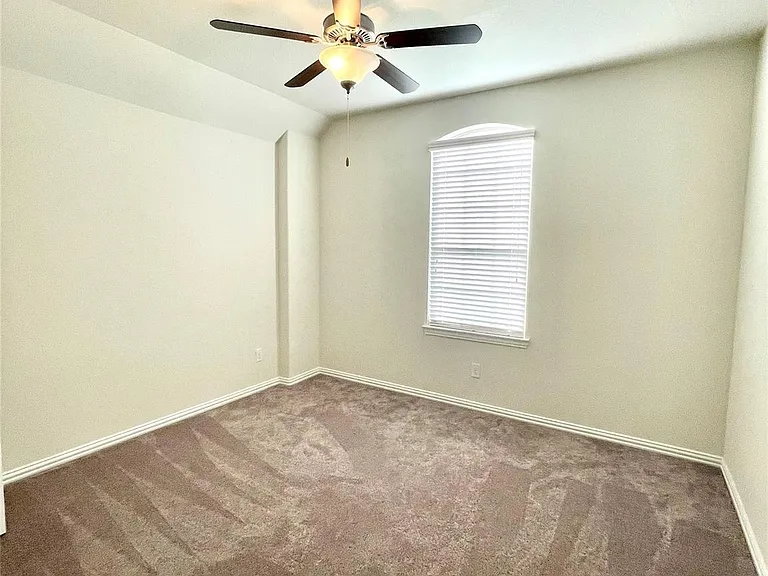1915 Orchard Berry Ln — Photo 30