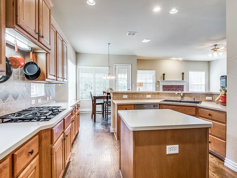 636 King Lionel Ln — Photo 12