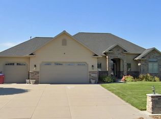 9314 S Coyote Ln, North Platte, NE 69101
