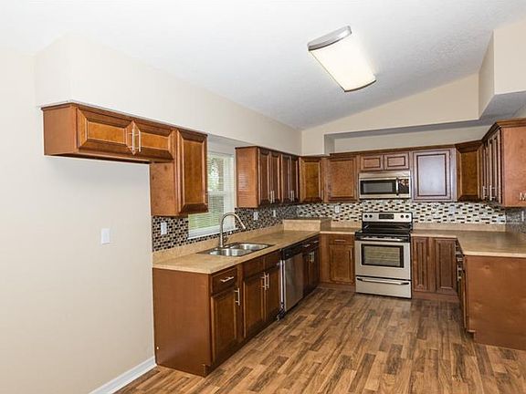 4th image of 202 W Cesara Dr