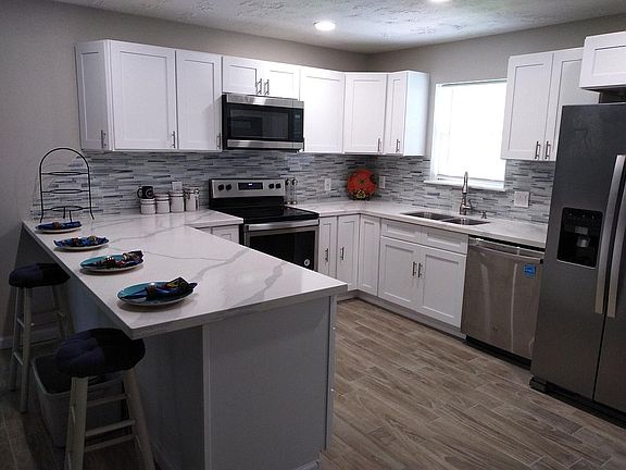 5th image of 411 Linda Ln