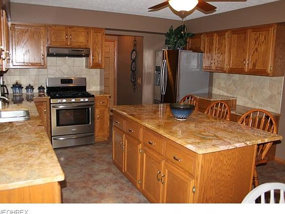2nd image of 3582 Turnberry Dr