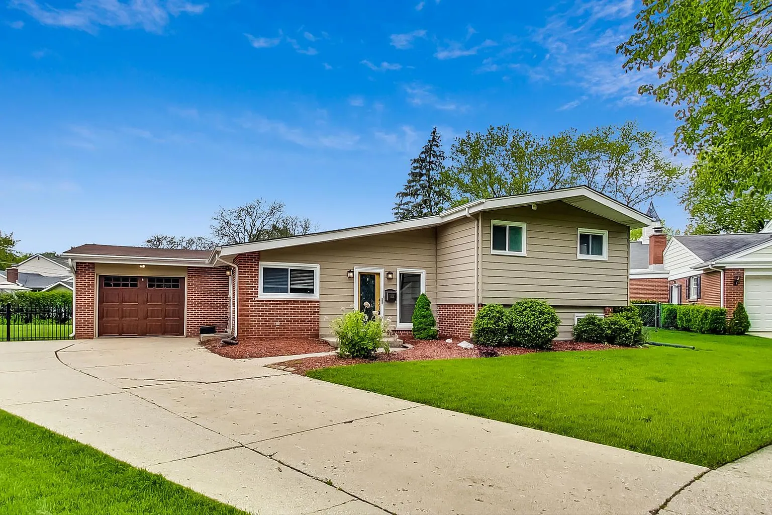 1315 W Leona Ter photo 1