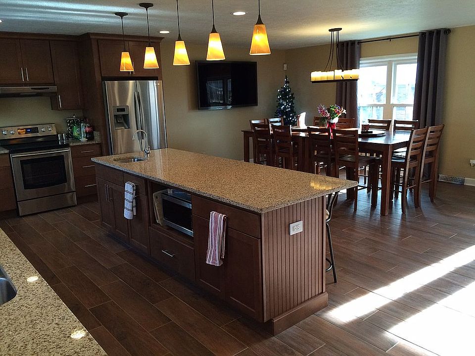 2nd image of 13983 Marilyn Ct