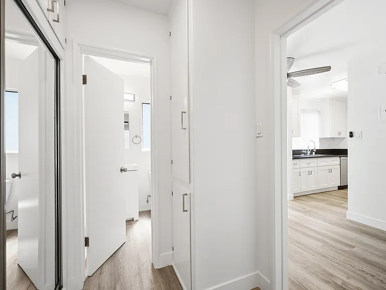 608 San Vicente Blvd — Photo 18