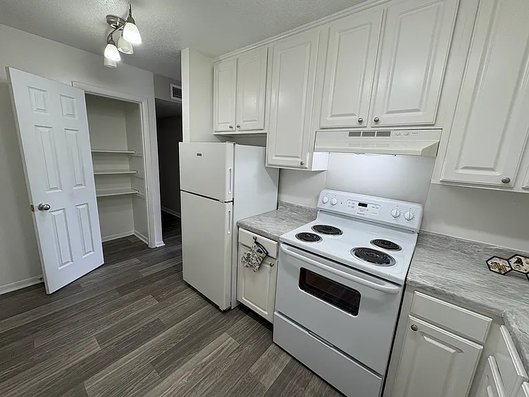 G203 Hickory Hill Ln #G203 — Photo 1