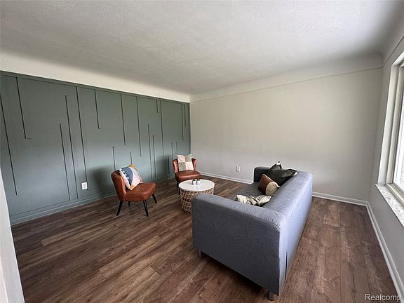 5th image of 24895 Beck Ave