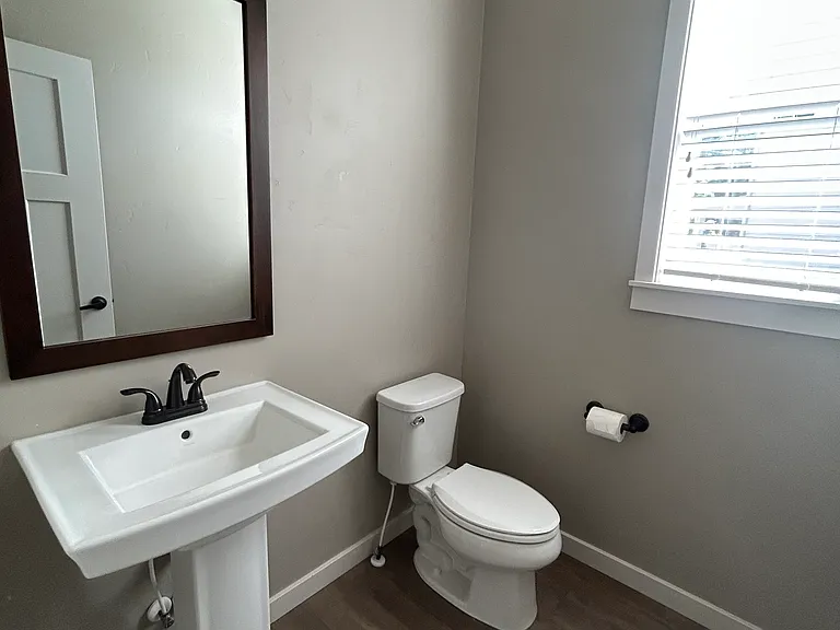 1725 E Bellalucca Ln — Photo 11