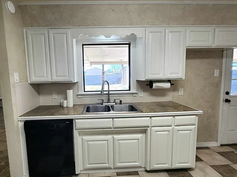 2905 Byron Ave — Photo 26