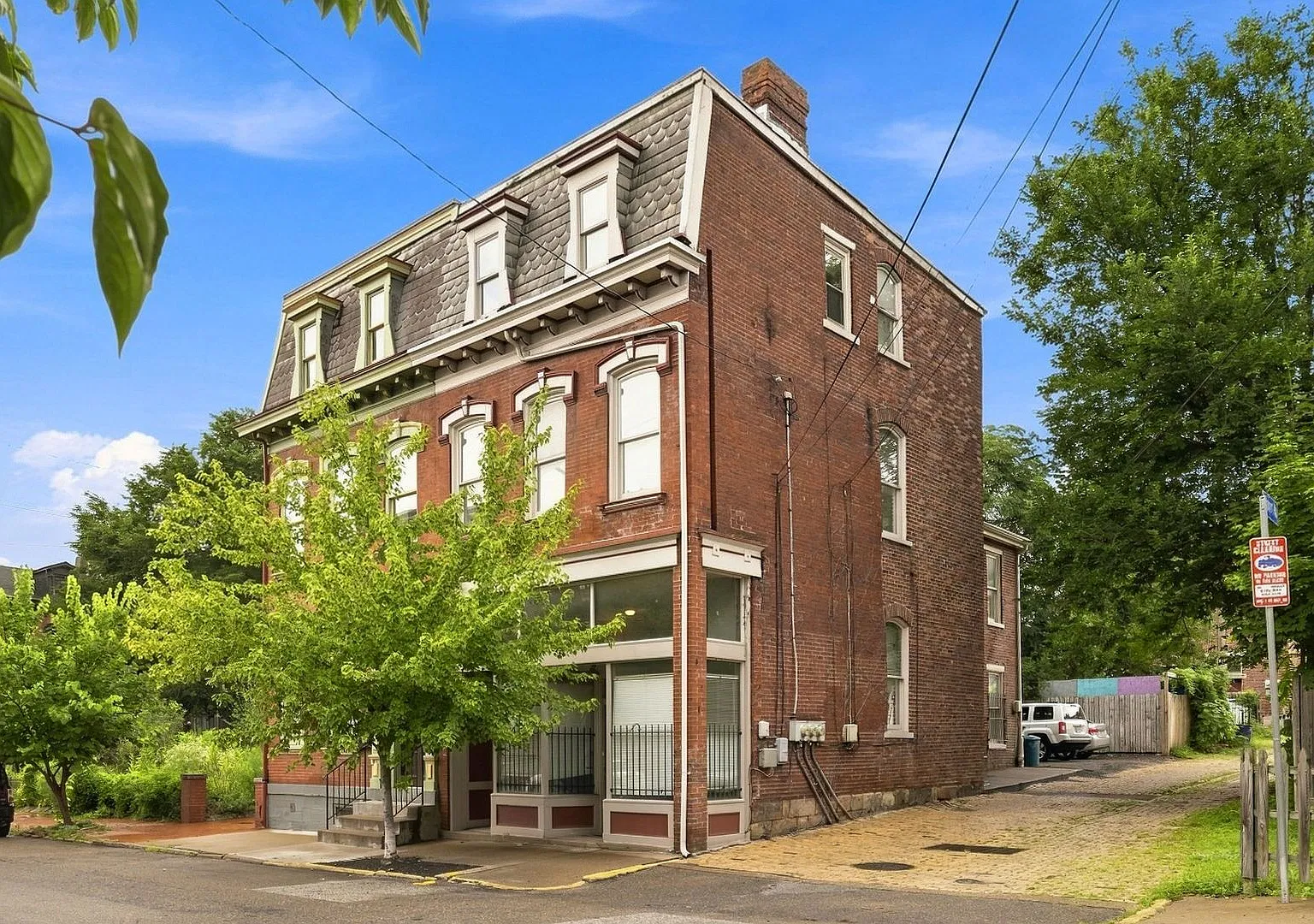 614 Jacksonia Street — Photo 2