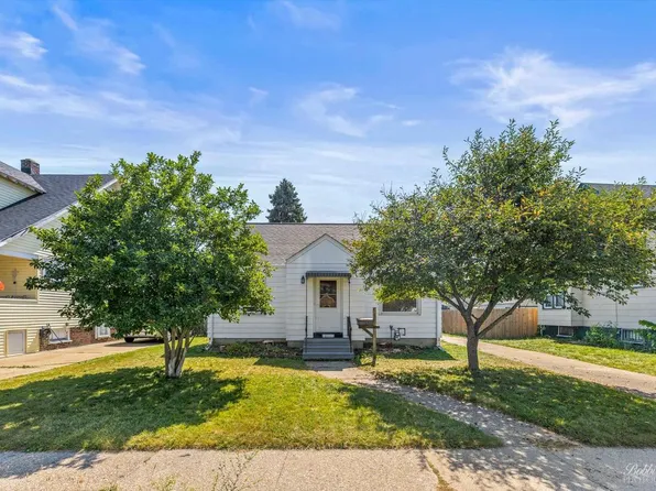 2111 27th STREET, Kenosha, WI 53140