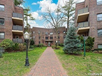 50 Brompton Road #2I, Great Neck, NY, 11021