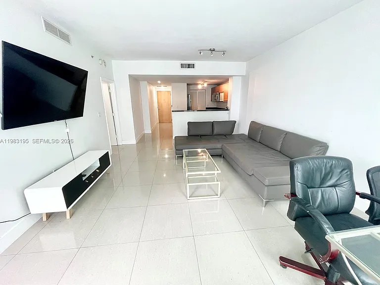 253 NE 2nd St #2506 — Photo 8