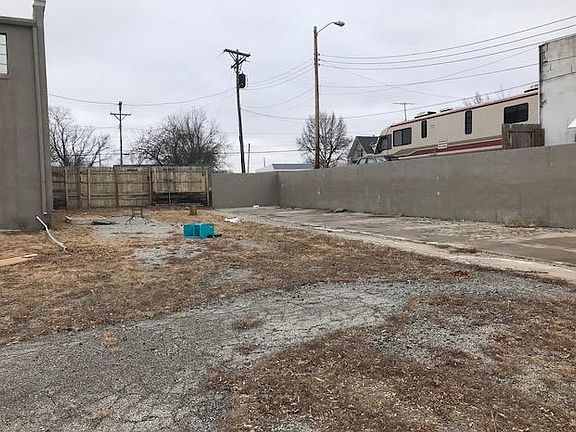 2nd image of 1203 E. Us Highway 24