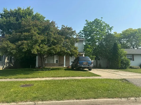 2225 McLaren St, Burton, MI 48529
