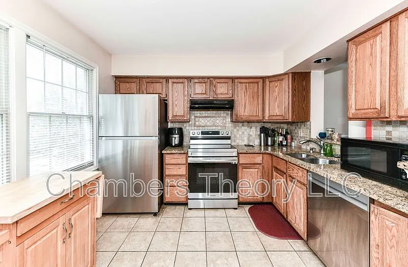 3 bed, 3.0 bath, 1548 sqft, $2,800 — Photo 4