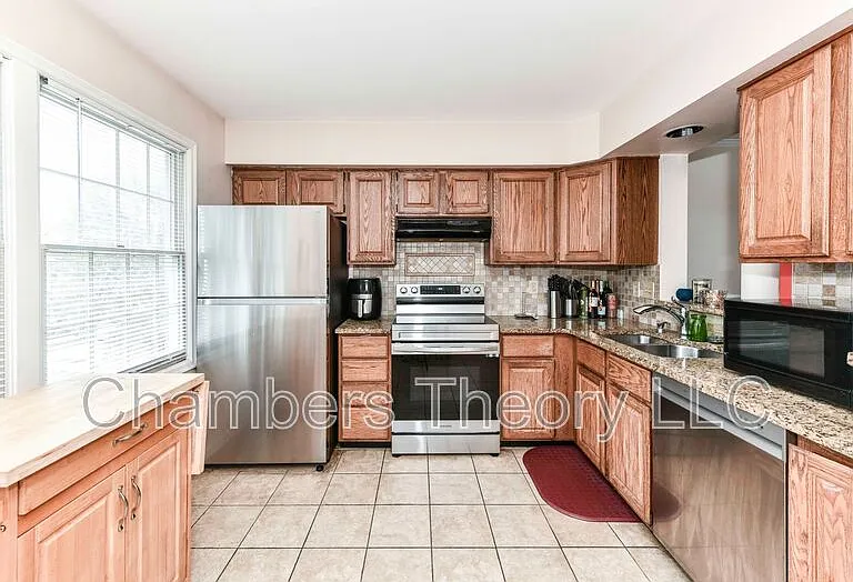 21929 Myrtlewood Sq — Photo 4