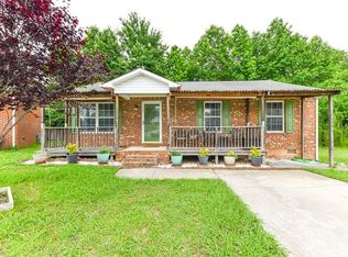529 Warbler Ct, High Point, NC 27260