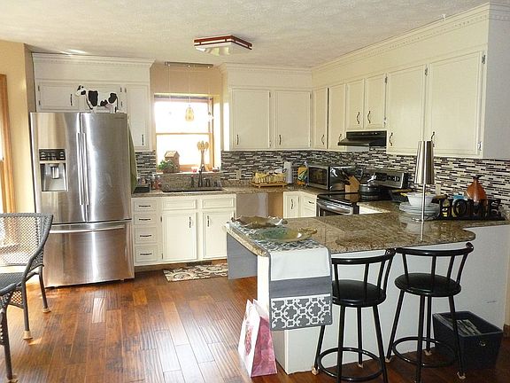 2nd image of 1664 Dakota Dr