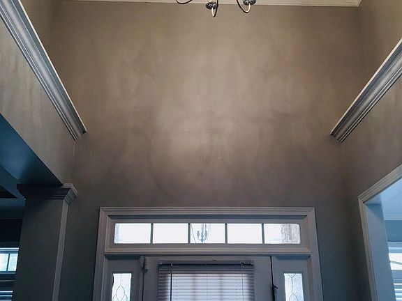 4th image of 2112 Crest Wood Dr