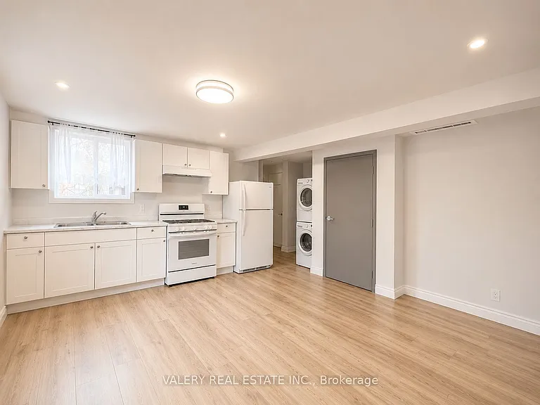 67 Queen Mary St #B — Photo 1