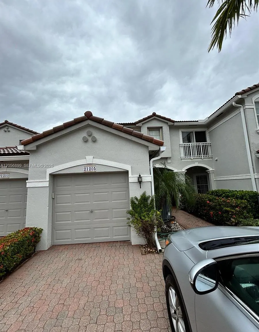 Mizner Pointe Of Boca Via — Photo 1