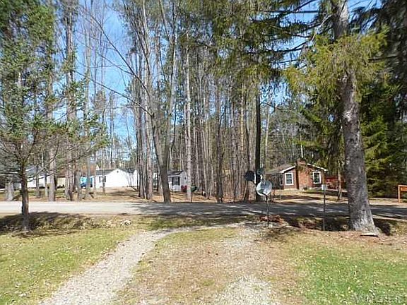 3rd image of 8191 Woodside Dr