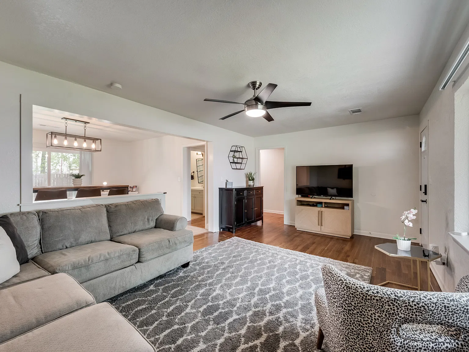 3 bed, 1474 sqft, $2,195 — Photo 4