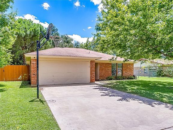 3rd image of 217 Sierra Dr