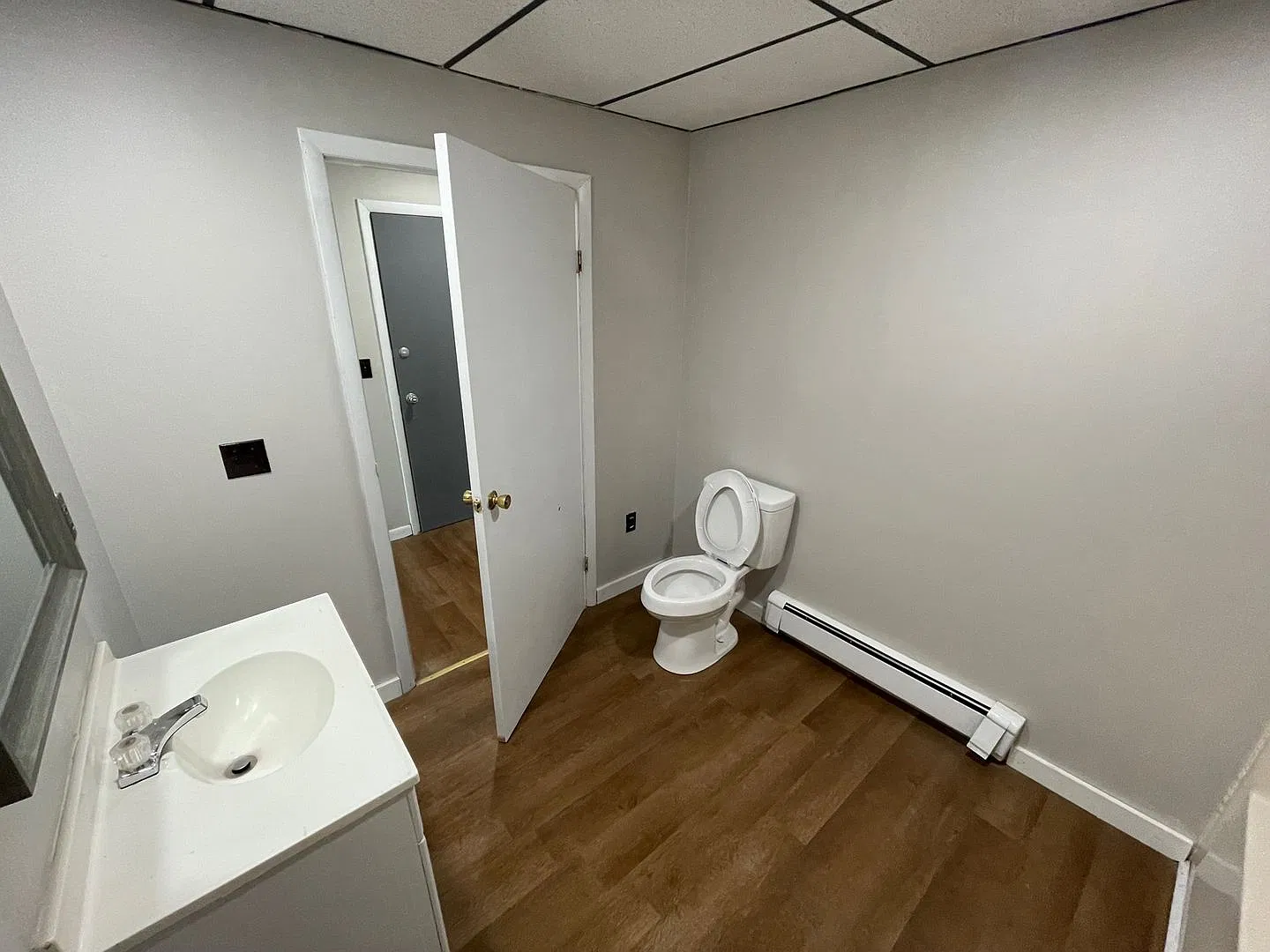 83 E Main St — Photo 4