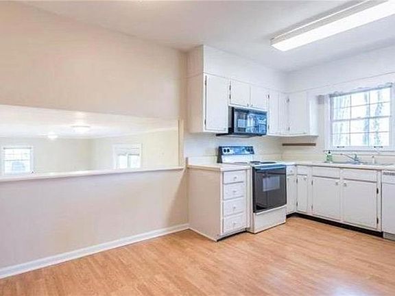 4th image of 4391 Blackland Dr