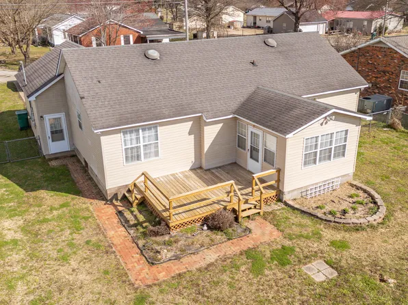 22 Herron Ave, Jackson, TN 38301