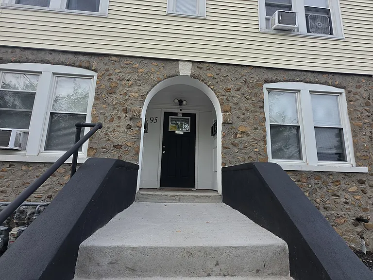 95 Mitchell St #3W — Photo 18
