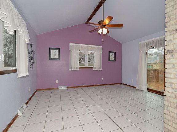 4th image of 8225 W Arthur Ave
