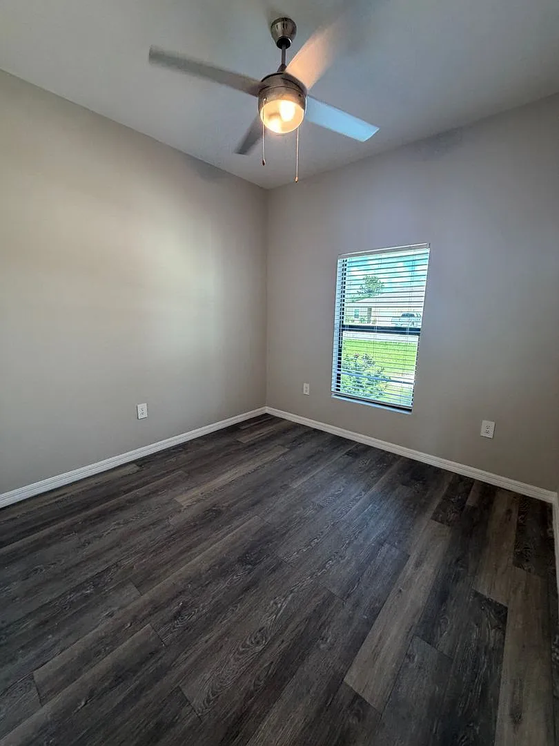 3 bed, 2.0 bath, 1250 sqft, $1,695 — Photo 3