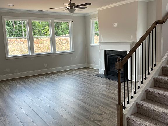 5th image of 123 Vivian Ln #123