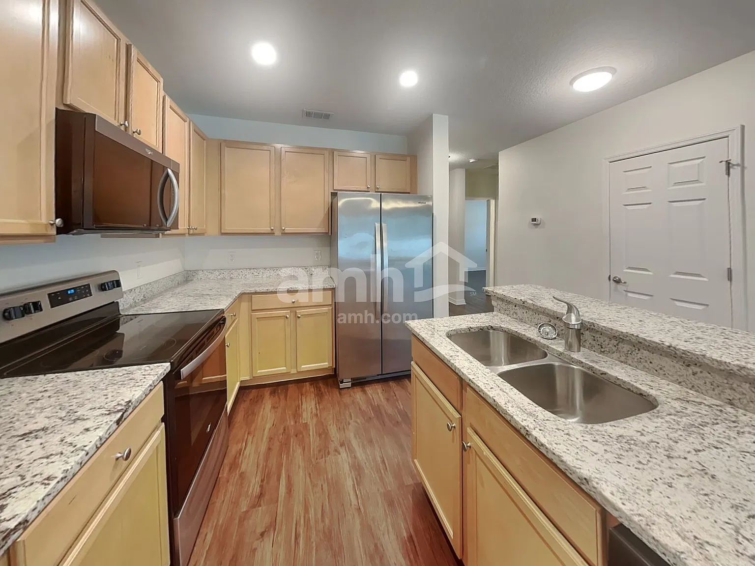 3 bed, 2.0 bath, 1680 sqft, $2,600 — Photo 3