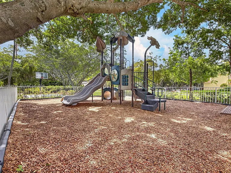 1520 Seabay Rd — Photo 97